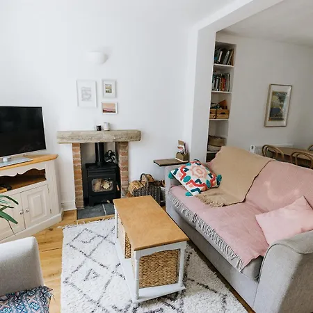 Sun Cottage - Cosy Cottage In Ulverston With A Log Burner In Ulverston, Cumbria Exterior photo