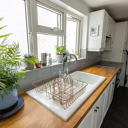 Sun Cottage - Cosy Cottage In Ulverston With A Log Burner In Ulverston, Cumbria Exterior photo