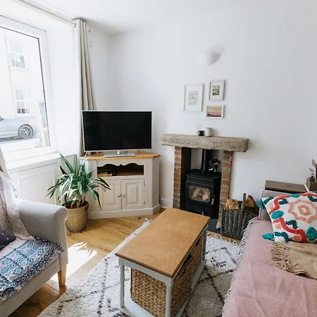 Sun Cottage - Cosy Cottage In Ulverston With A Log Burner In Ulverston, Cumbria Exterior photo